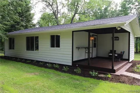 1553 Olean Rd, Aurora, NY 14139