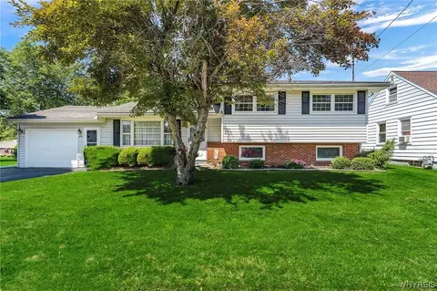 200 Aris Ave, Cheektowaga, NY 14206