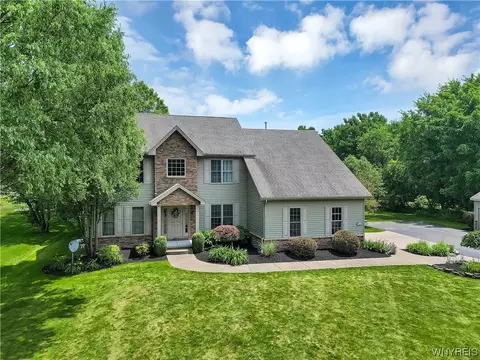 1315 Ransom Rd, Lancaster, NY 14086