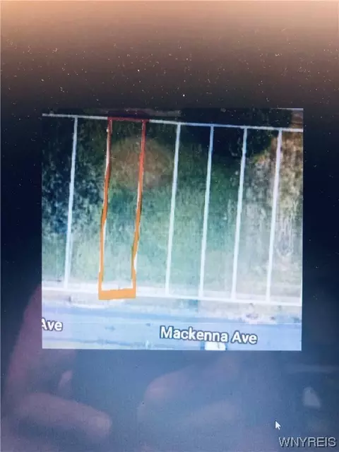 2460 Mackenna Ave, Niagara Falls, NY 14303