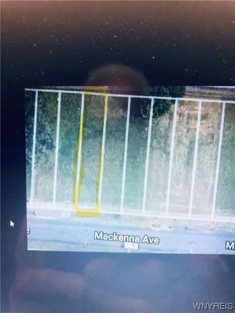 2466 Mackenna Ave, Niagara Falls, NY 14303