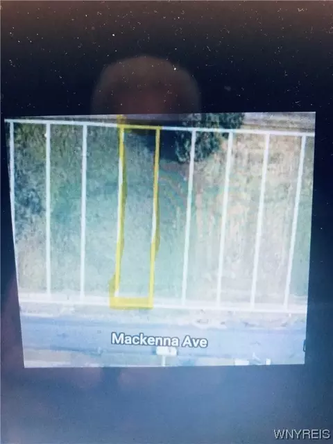 2468 Mackenna Ave, Niagara Falls, NY 14303