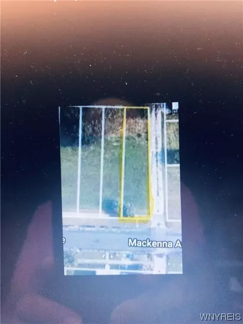 2496 Mackenna Ave, Niagara Falls, NY 14303