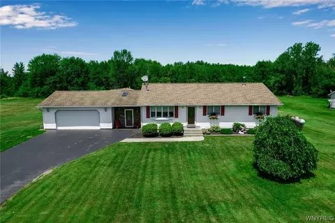 1480 Gowans Rd, Evans, NY 14006