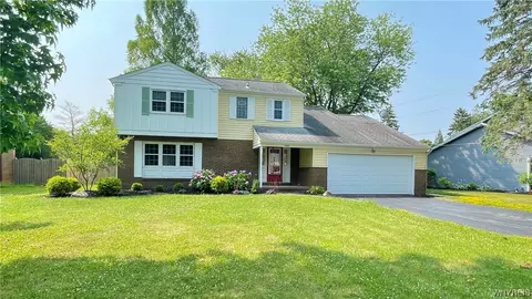 392 Hawthorne Pl, Porter, NY 14174