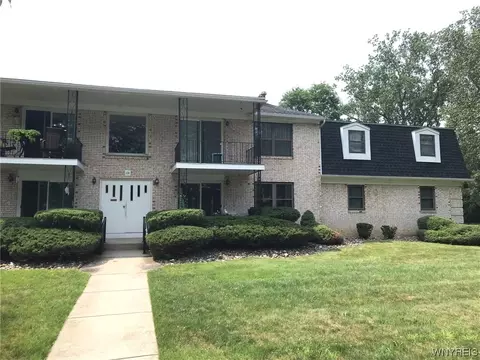 136 Denrose Dr #6, Amherst, NY 14228