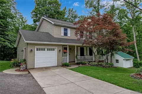 70 Clinton St, Bennington, NY 14004