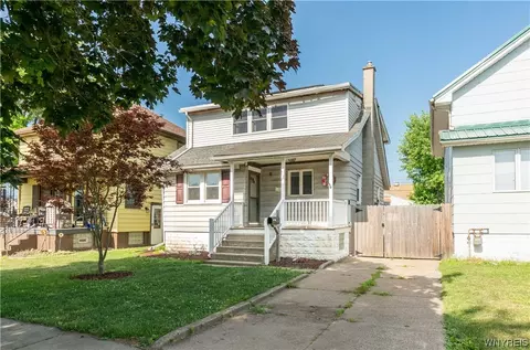 75 Walnut St, Lackawanna, NY 14218