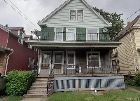 1136 Haeberle Ave, Niagara Falls, NY 14301