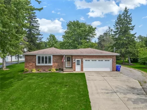 4947 Parker Rd, Hamburg, NY 14075