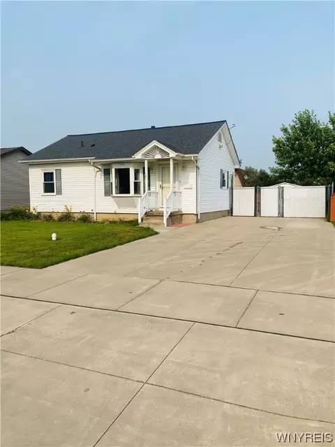 1507 100th St, Niagara Falls, NY 14304