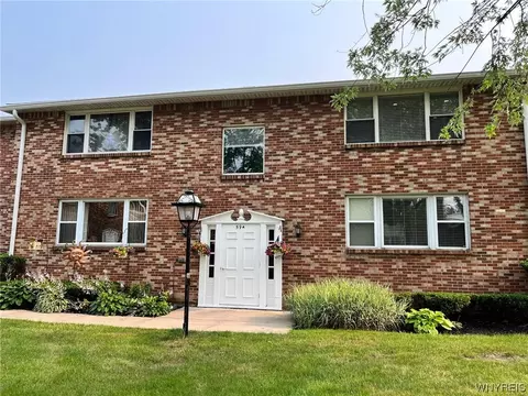 59 Old Lyme Dr # A, Amherst, NY 14221