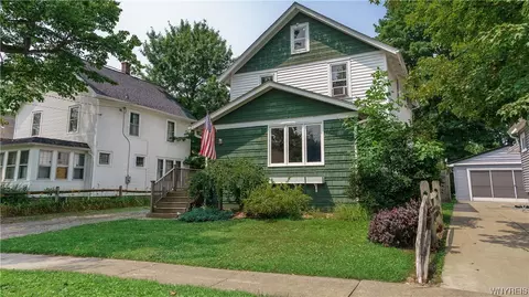 36 Sickmon Ave, Hamburg, NY 14075