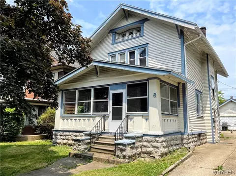 8 Hedley Pl, Buffalo, NY 14208
