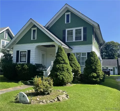 74 Temple St, Portville, NY 14770