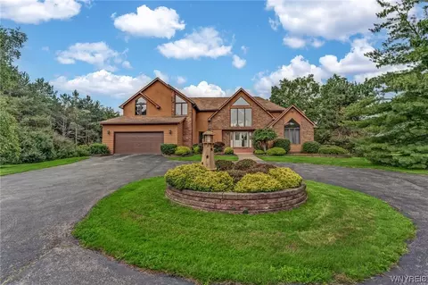 2950 Four Rod Rd, East Aurora, NY 14052