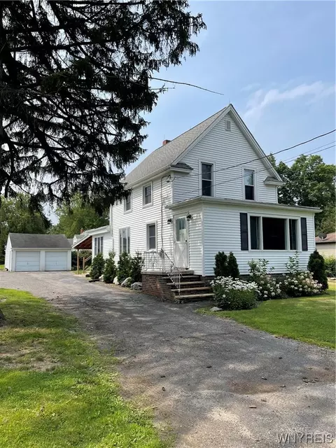 4031 Ellsworth Ave, Hamburg, NY 14075