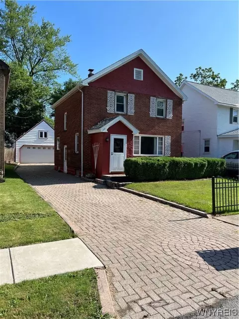 101 Regent St, Lockport, NY 14094