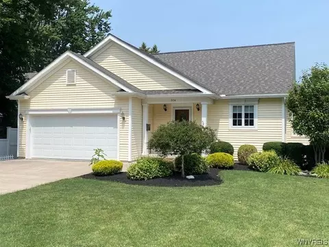 904 Mohawk St, Lewiston, NY 14092