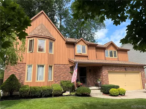 1296 Wurlitzer Ct, North Tonawanda, NY 14120