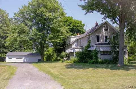 300 Dodge Rd, Getzville, NY 14068
