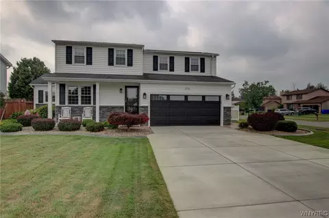 3722 Dogwood Ln, Hamburg, NY 14075