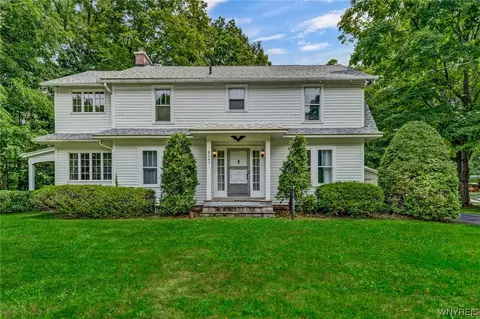 8647 Hammond Dr, Eden, NY 14057