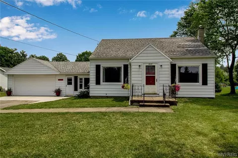 3917 N Millgrove Rd, Alden, NY 14004