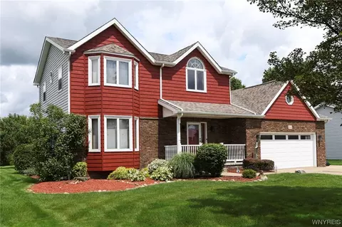 2641 David Dr, Wheatfield, NY 14304