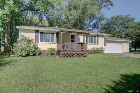 8000 March Rd, Eden, NY 14057