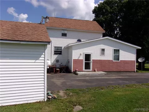 11053 Depot St, Freedom, NY 14065