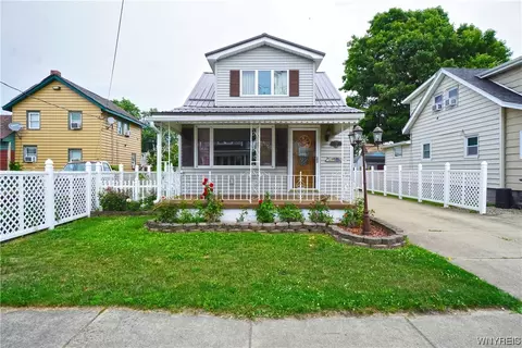 12 Spruce St, Lackawanna, NY 14218
