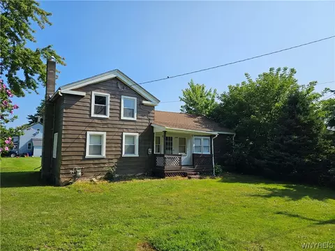 11287 Oak St, Shelby, NY 14103