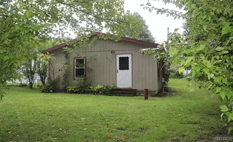 6744 Sunset Rd, Castile, NY 14427