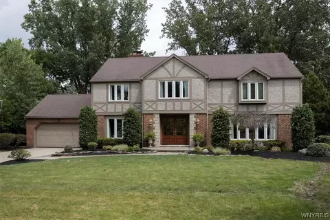 31 Wynngate Ln, Amherst, NY 14221
