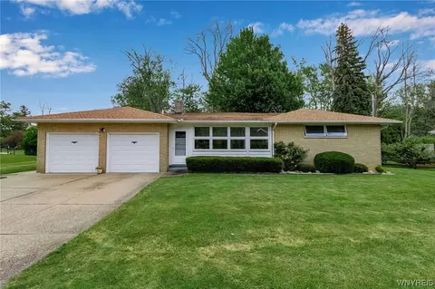 5639 Dover Rd, Lake View, NY 14085