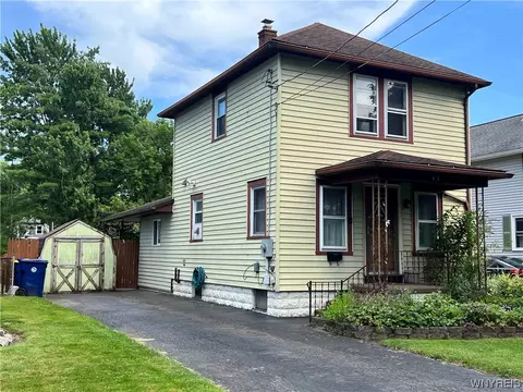 48 S New York St, Lockport, NY 14094