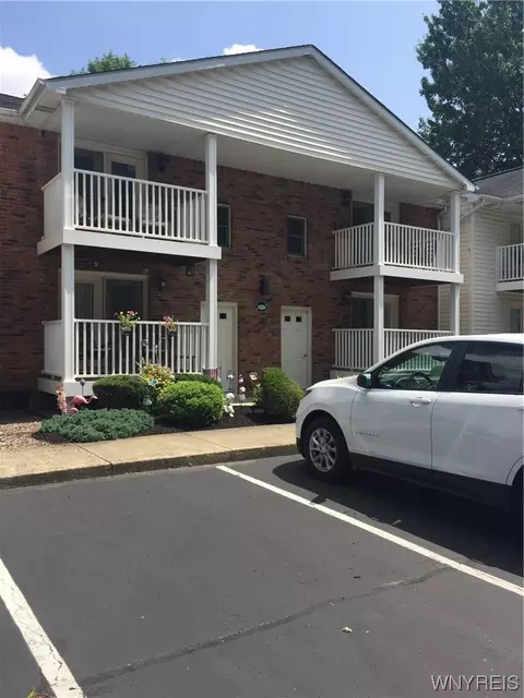 4621 Chestnut Ridge Rd #H, Amherst, NY 14228