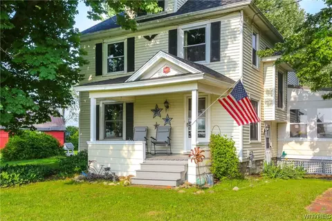 6807 Draper Rd, Newstead, NY 14001