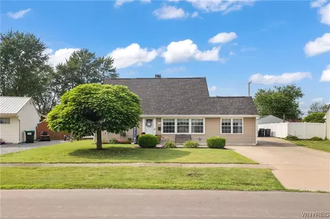 101 Revere Rd, Grand Island, NY 14072