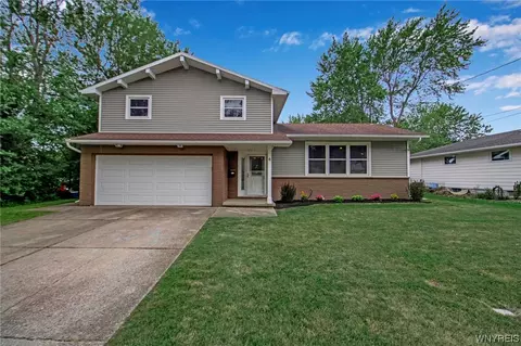 4 Ridgeview St, Depew, NY 14043