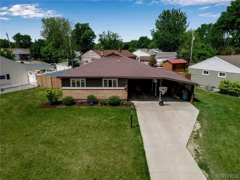 184 Coronation Dr, Amherst, NY 14226