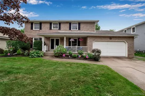 124 Heritage Rd E, Amherst, NY 14221