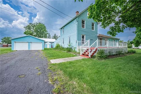 2900 Ewings Rd, Newfane, NY 14108
