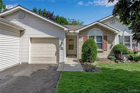 20 Union Pl #20, Amherst, NY 14221