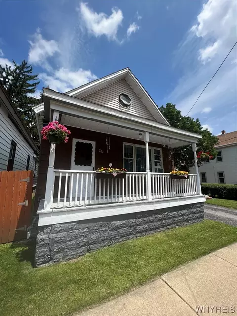 244 James St, Buffalo, NY 14210