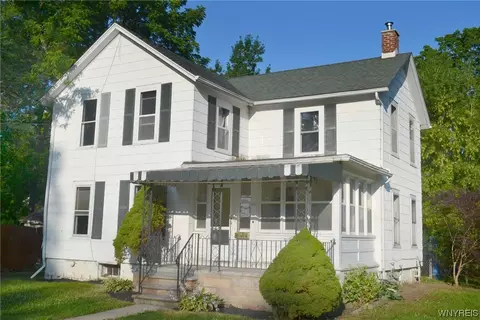 635 2nd St, Porter, NY 14174