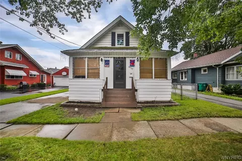 8717 Munson Ave, Niagara Falls, NY 14304