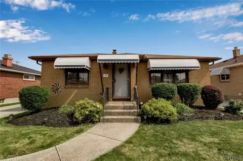 70 Lydia Ln, Cheektowaga, NY 14225