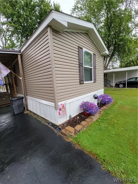 4 Beechwood Blvd, Albion, NY 14411